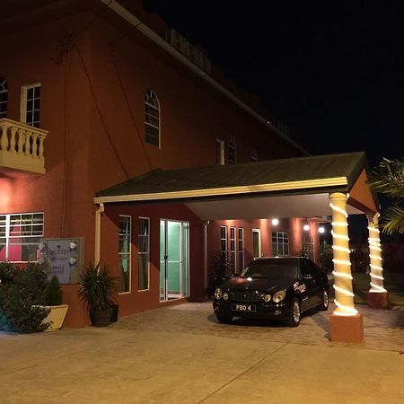 Montecristo Inn Piarco Exterior foto
